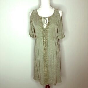 Altars State dress. Cold Shoulder lace cut out
